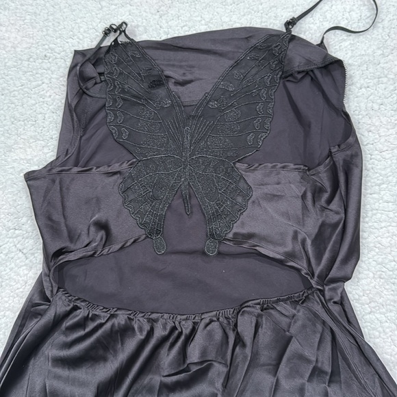 Elegant Black Lace Slip Dress - Picture 4 of 6